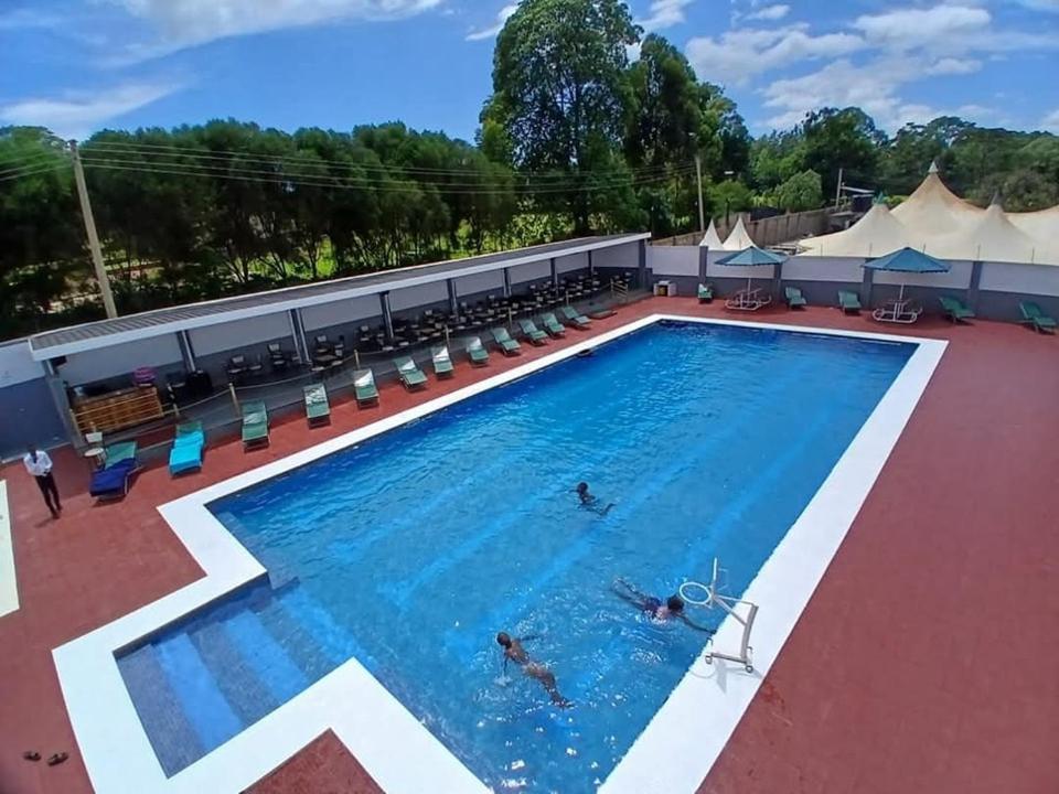 Super Break Hotel Kitale Bagian luar foto