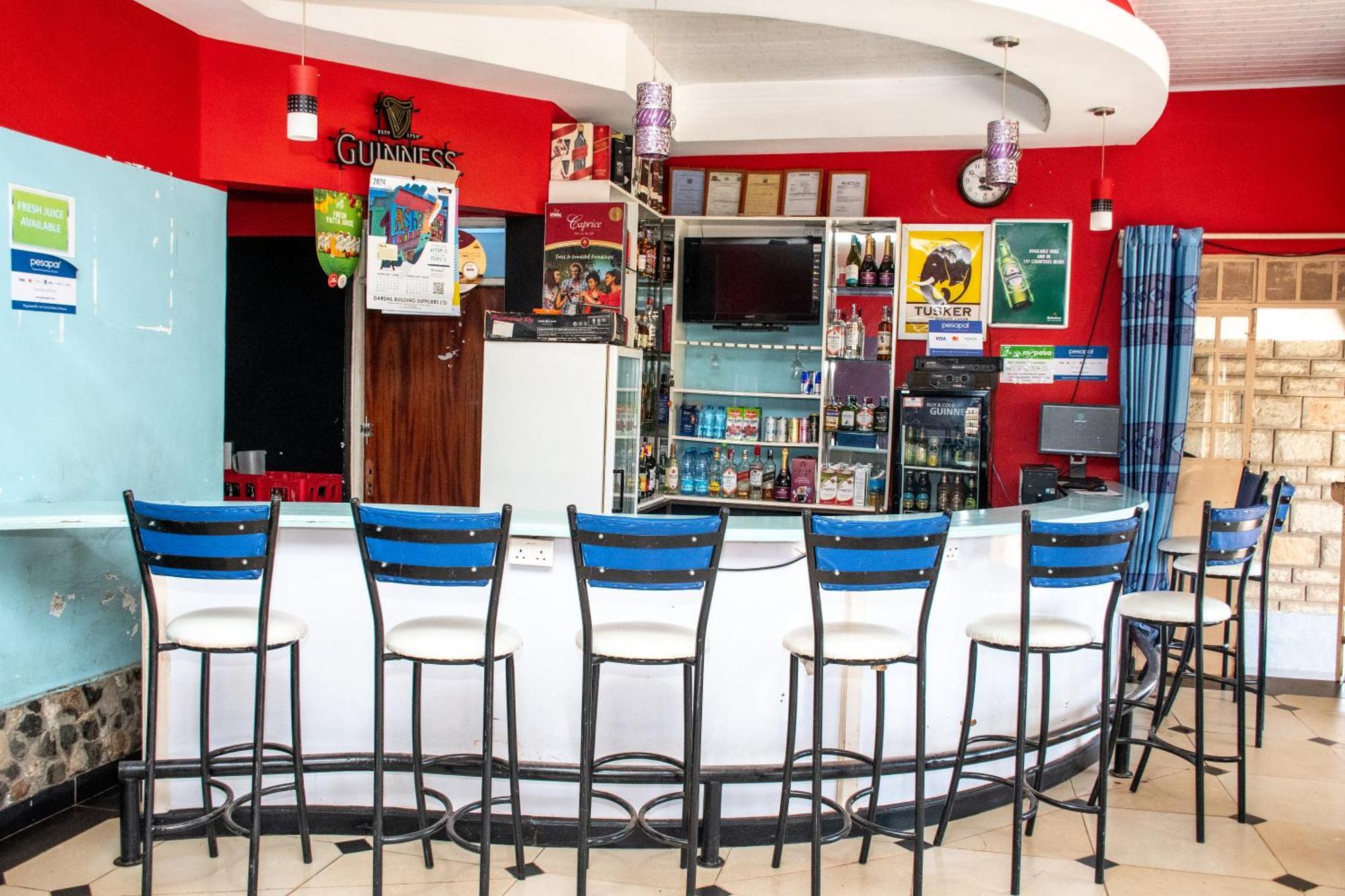 Super Break Hotel Kitale Bagian luar foto