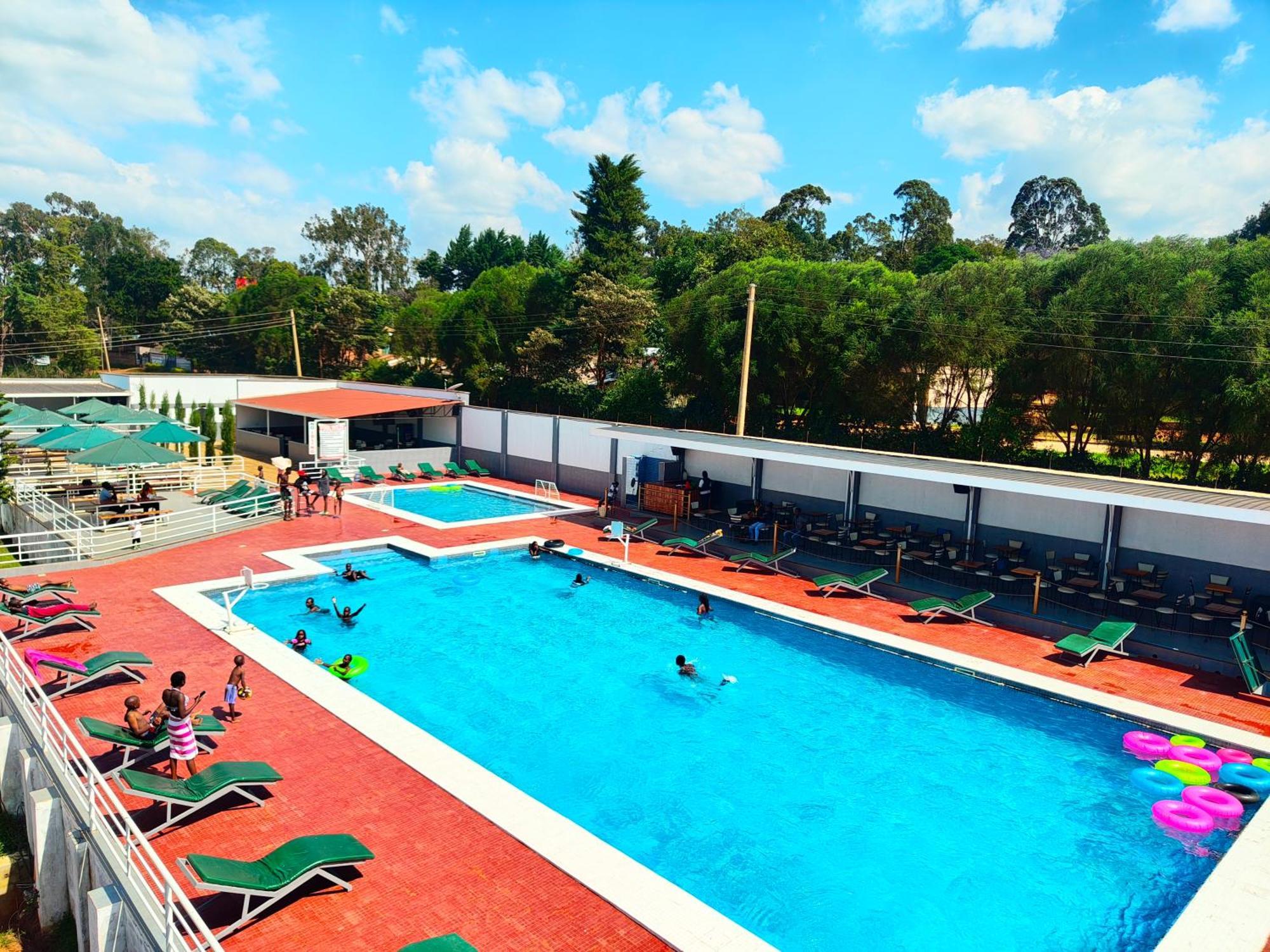 Super Break Hotel Kitale Bagian luar foto