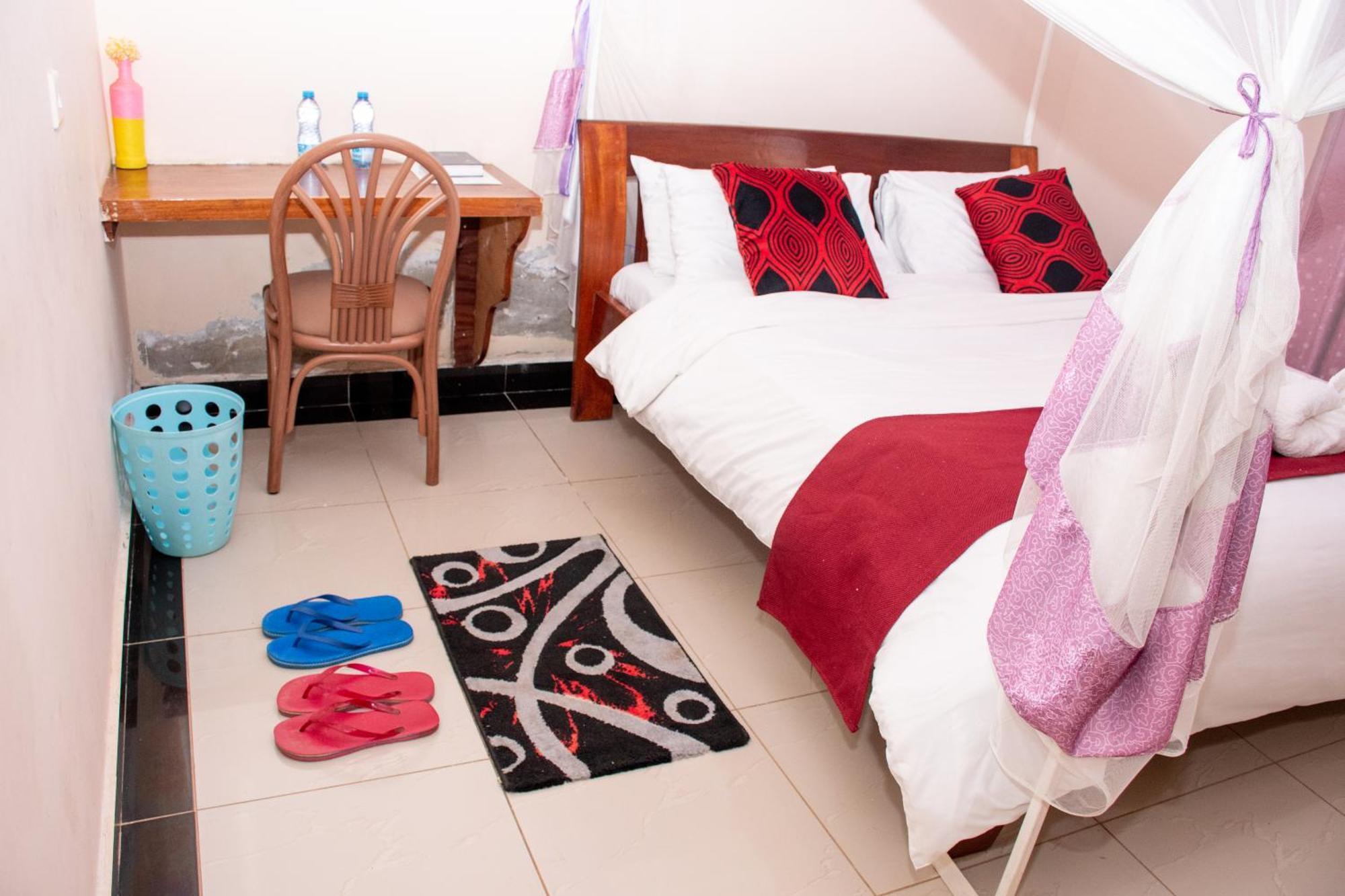 Super Break Hotel Kitale Bagian luar foto
