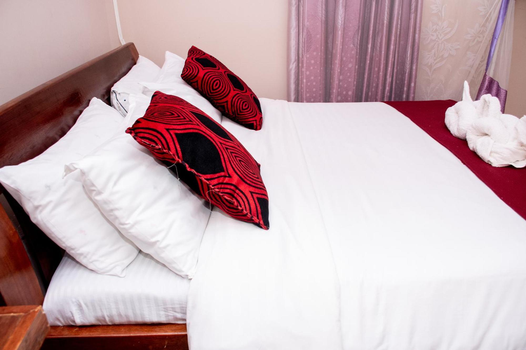 Super Break Hotel Kitale Bagian luar foto