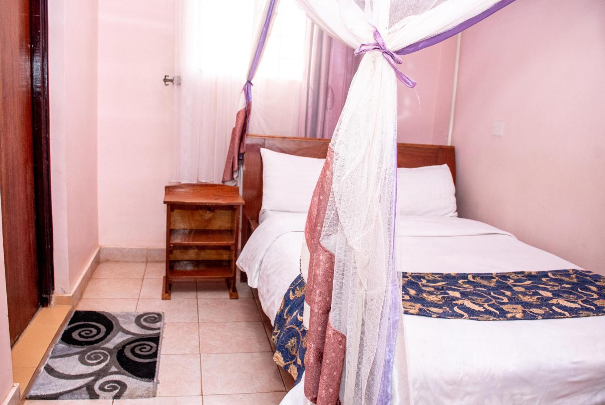 Super Break Hotel Kitale Bagian luar foto
