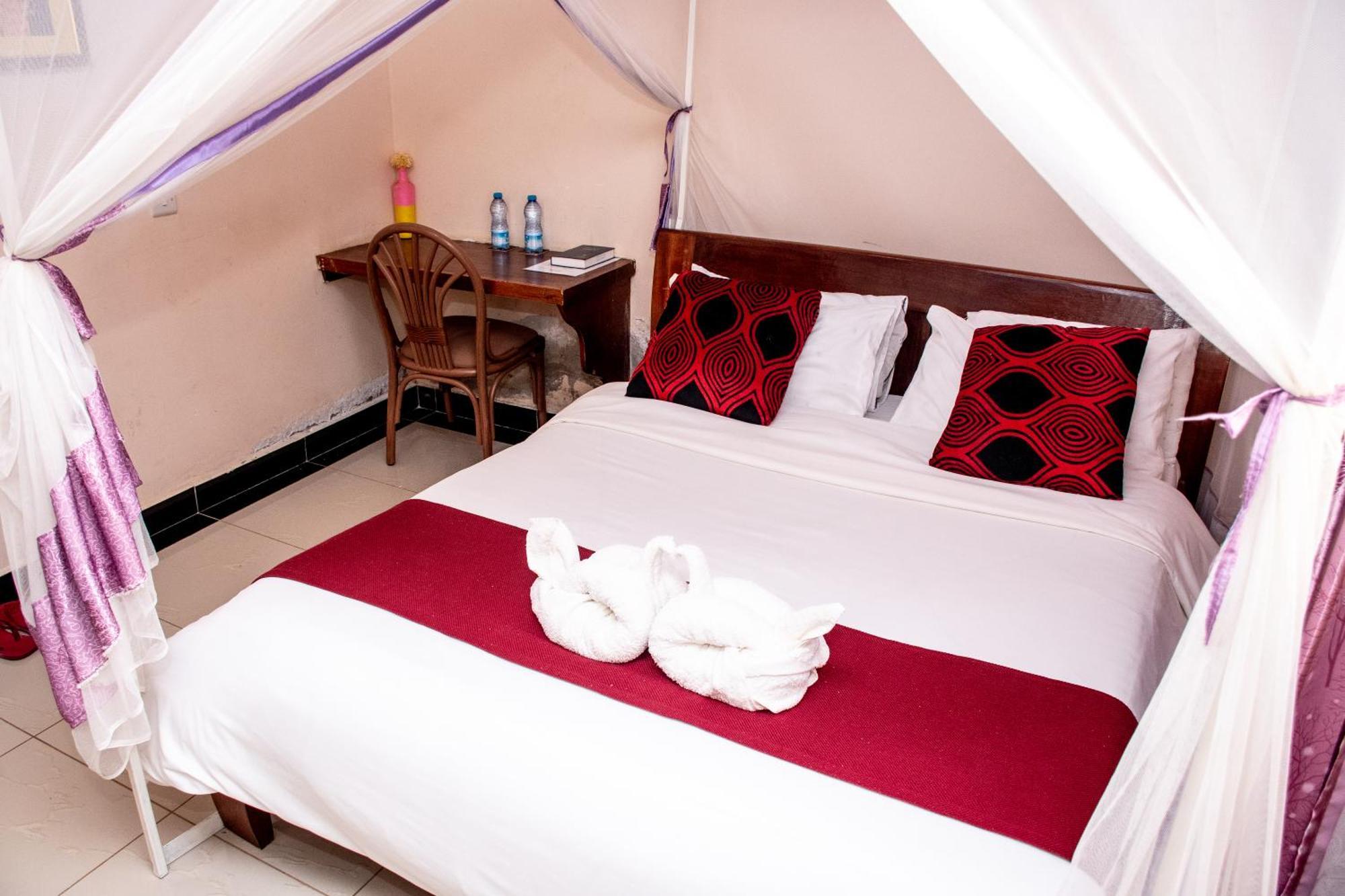 Super Break Hotel Kitale Bagian luar foto